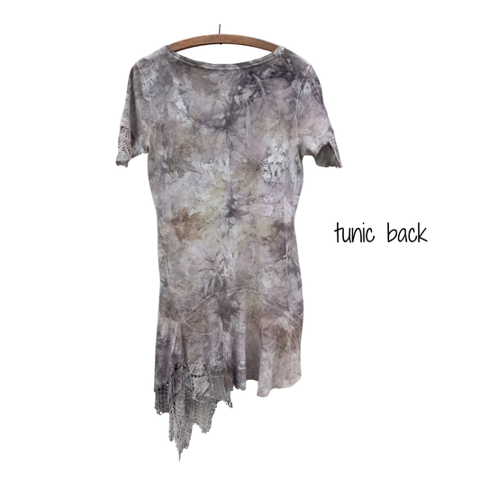 S-M Tunic hi-low lace back-hemline accent