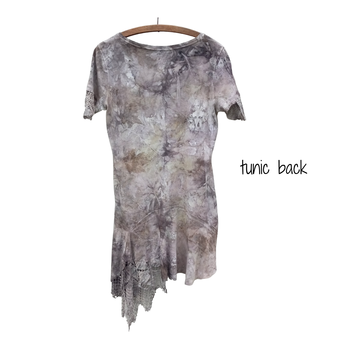 S-M Tunic hi-low lace back-hemline accent